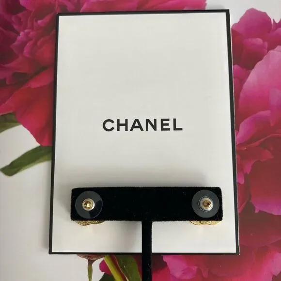 🛑SOLD🛑Chanel Gold Earrings - Picture 2 of 2